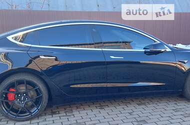 Седан Tesla Model 3 2018 в Черкассах