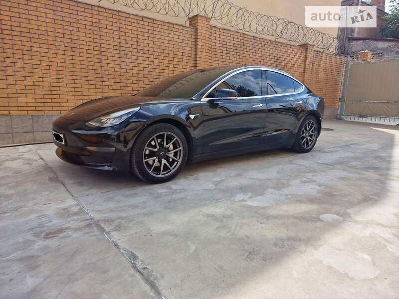 Седан Tesla Model 3 2018 в 