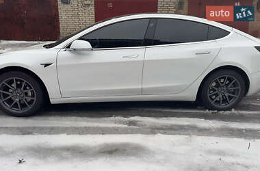 Седан Tesla Model 3 2019 в 