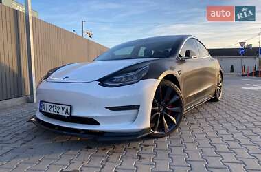 Седан Tesla Model 3 2020 в 
