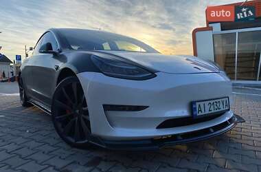 Седан Tesla Model 3 2020 в 