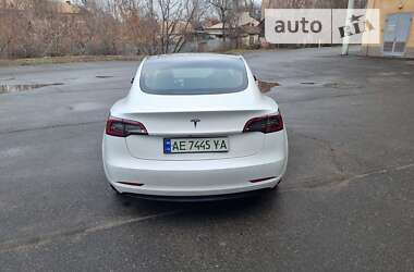 Седан Tesla Model 3 2022 в Кривом Роге