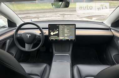 Седан Tesla Model 3 2021 в Ровно