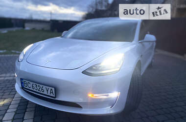 Седан Tesla Model 3 2019 в Львове