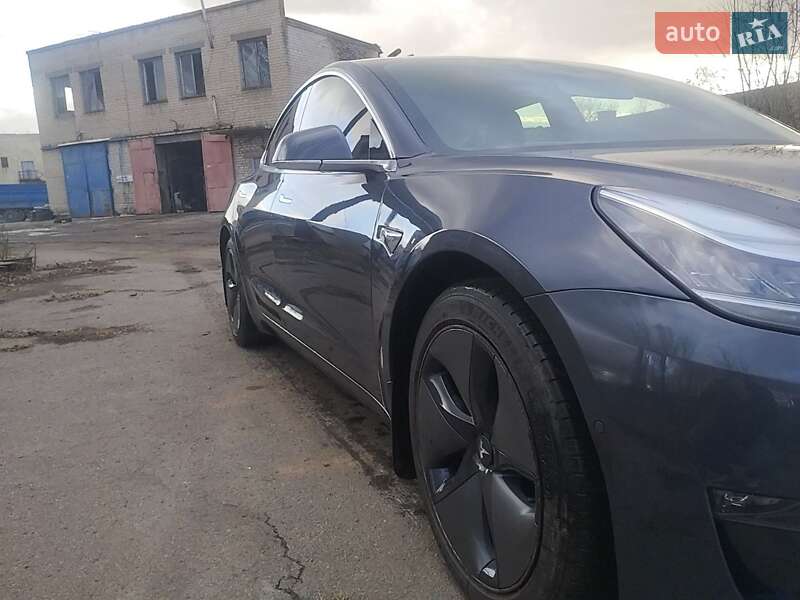Седан Tesla Model 3 2018 в Кривом Роге