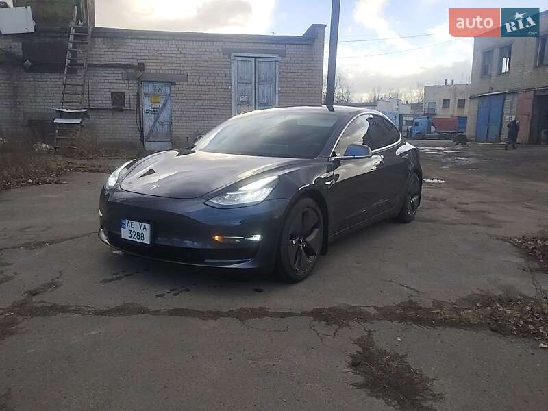 Седан Tesla Model 3 2018 в Кривом Роге