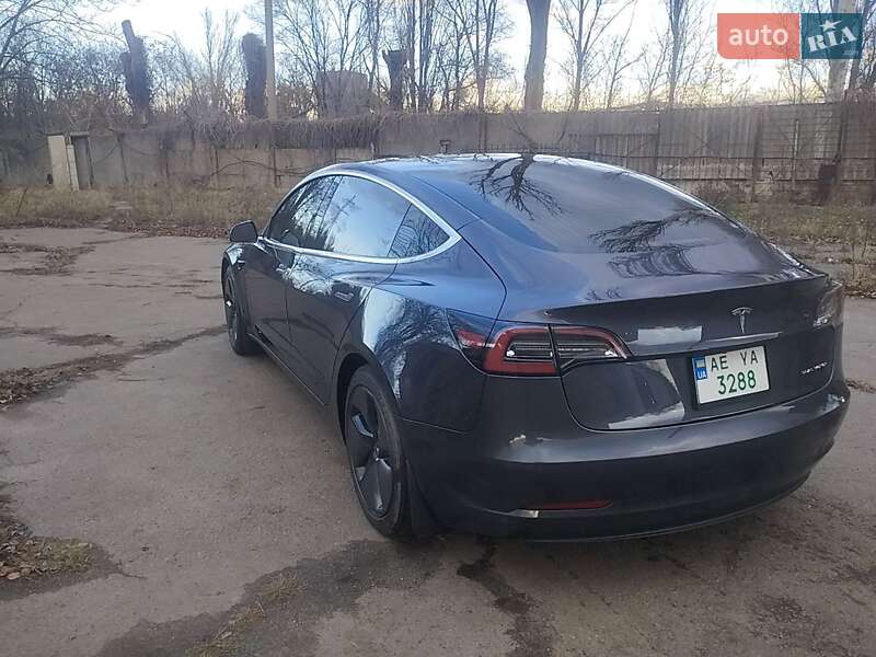 Седан Tesla Model 3 2018 в Кривом Роге