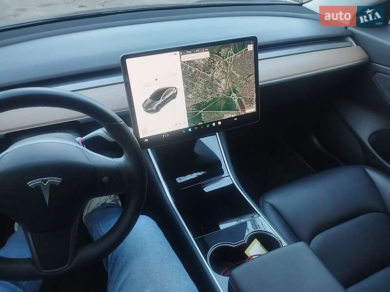 Седан Tesla Model 3 2018 в Кривом Роге