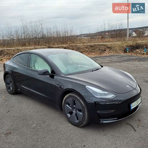 Седан Tesla Model 3 2022 в Житомире