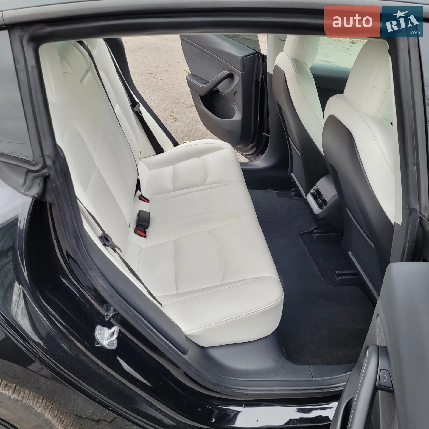 2022 Tesla Model 3 - мініатюра 16