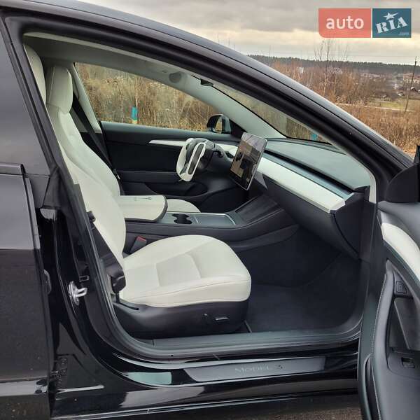 Седан Tesla Model 3 2022 в Житомире