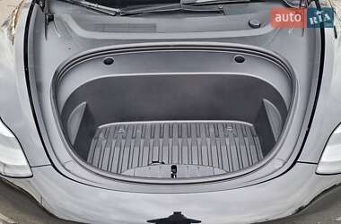 Седан Tesla Model 3 2022 в Житомире