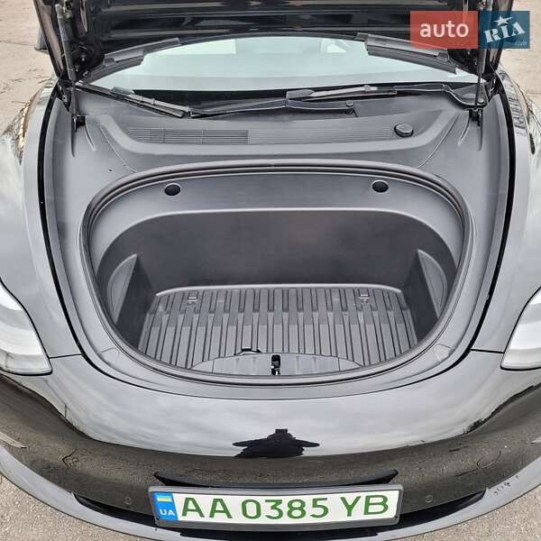 Седан Tesla Model 3 2022 в Житомире