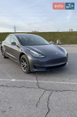 Седан Tesla Model 3 2017 в 