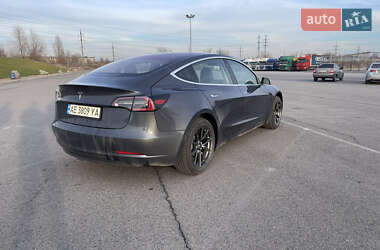 Седан Tesla Model 3 2017 в 