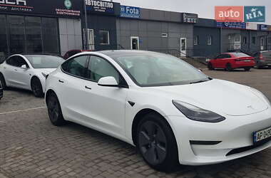 Седан Tesla Model 3 2021 в 
