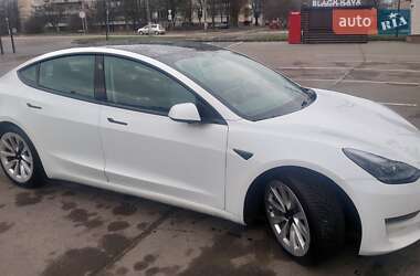 Седан Tesla Model 3 2021 в Киеве