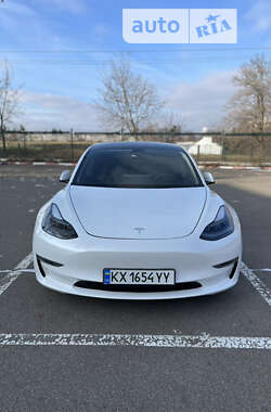 Седан Tesla Model 3 2021 в Харкові