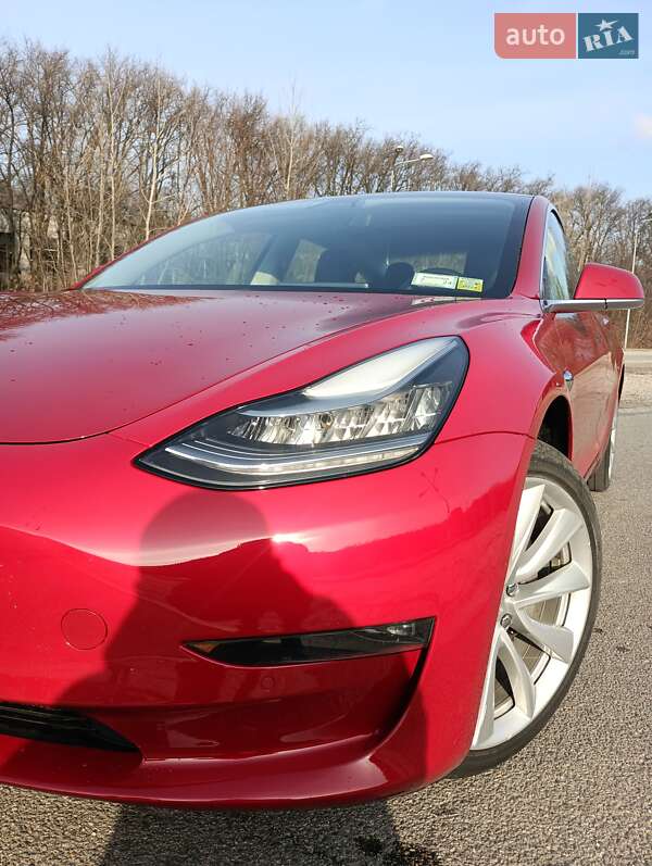 Седан Tesla Model 3 2018 в Днепре