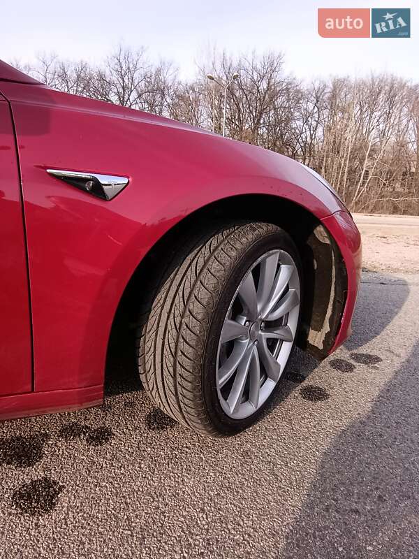 Седан Tesla Model 3 2018 в Днепре