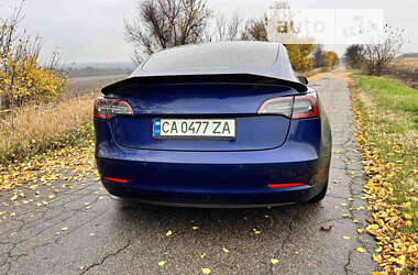 Седан Tesla Model 3 2021 в Киеве