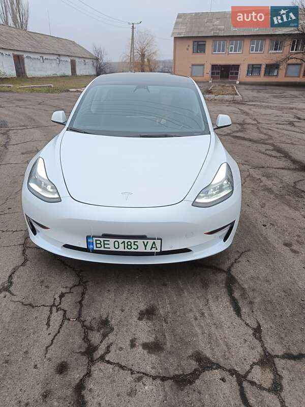 Седан Tesla Model 3 2022 в Одесі