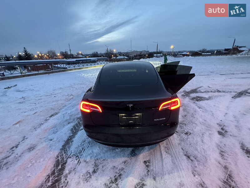 Седан Tesla Model 3 2022 в Києві фото 25 Седан Tesla Model 3 2022 в Києві