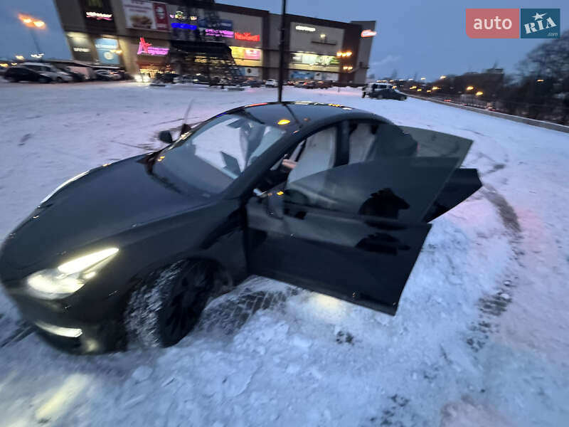 Седан Tesla Model 3 2022 в Києві фото 29 Седан Tesla Model 3 2022 в Києві