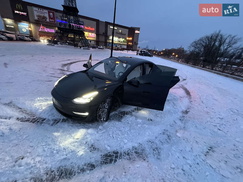 Седан Tesla Model 3 2022 в Києві фото 30 Седан Tesla Model 3 2022 в Києві