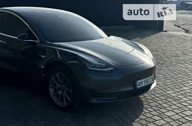 Седан Tesla Model 3 2019 в Виннице