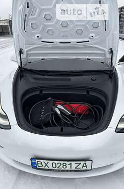 Седан Tesla Model 3 2019 в 