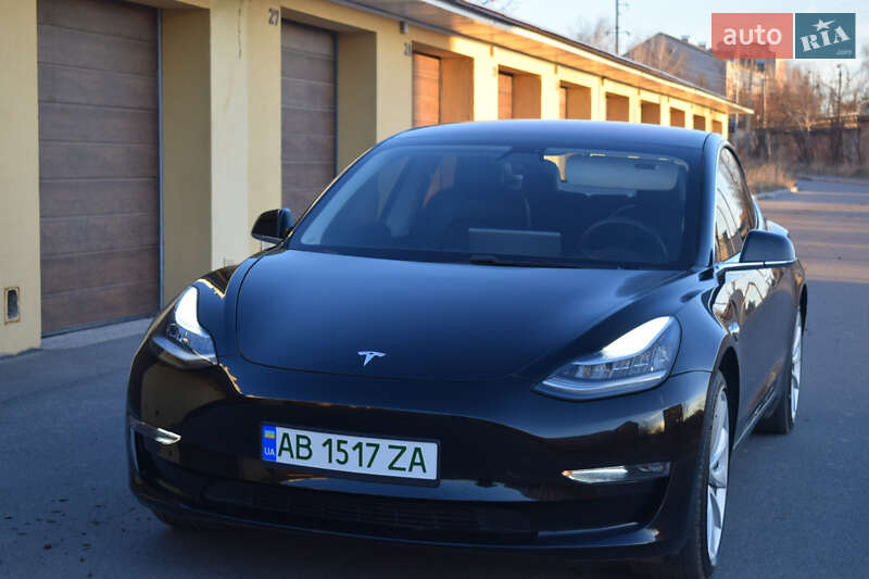 Седан Tesla Model 3 2017 в Вінниці