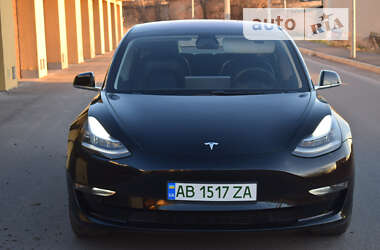Седан Tesla Model 3 2017 в Виннице