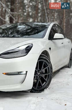 Седан Tesla Model 3 2021 в 