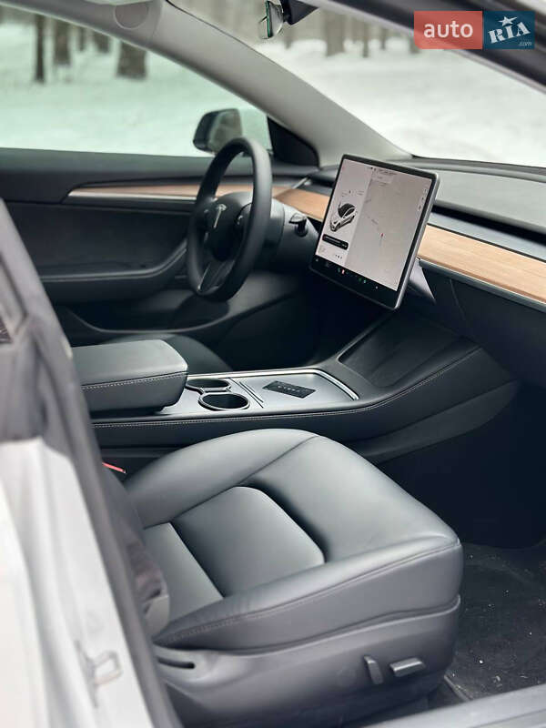 Седан Tesla Model 3 2021 в Киеве фото 16 Седан Tesla Model 3 2021 в Киеве