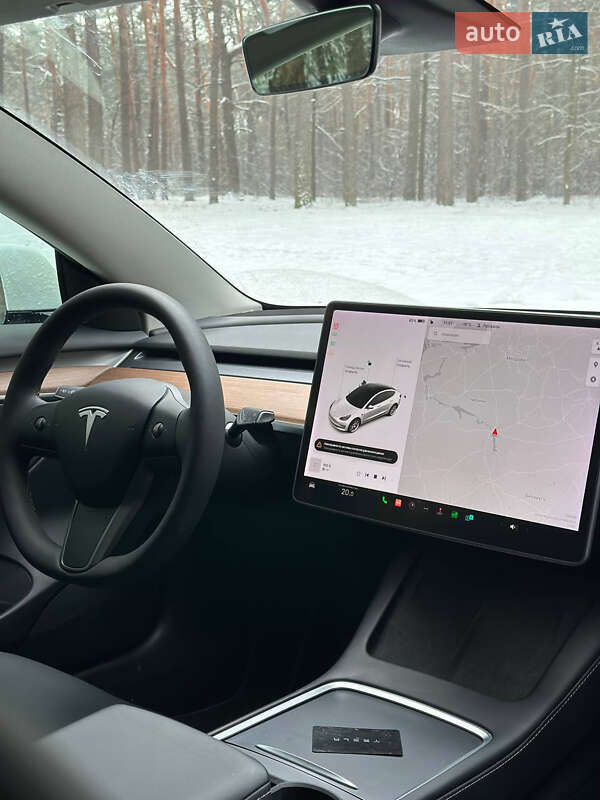 Седан Tesla Model 3 2021 в Киеве