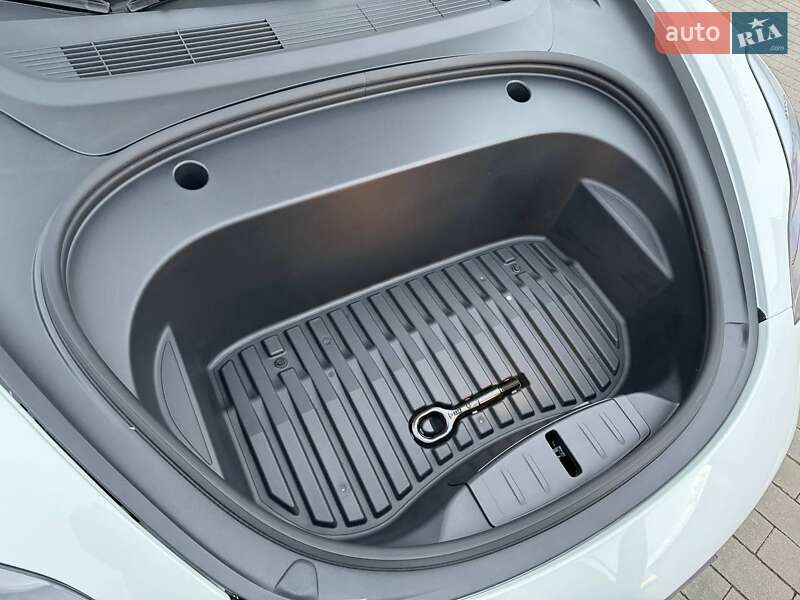 Седан Tesla Model 3 2023 в Одессе фото 39 Седан Tesla Model 3 2023 в Одессе