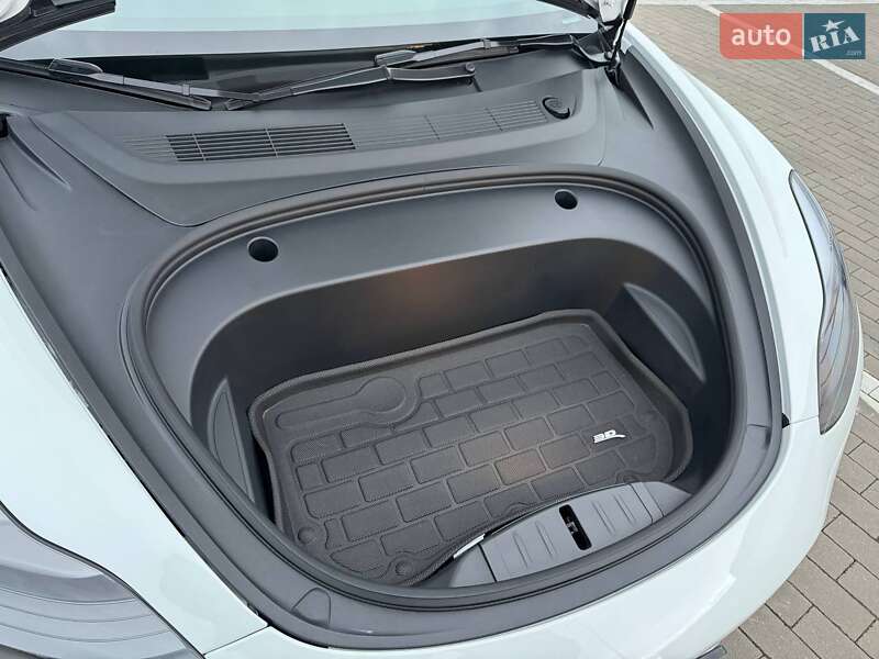 Седан Tesla Model 3 2023 в Одессе фото 38 Седан Tesla Model 3 2023 в Одессе