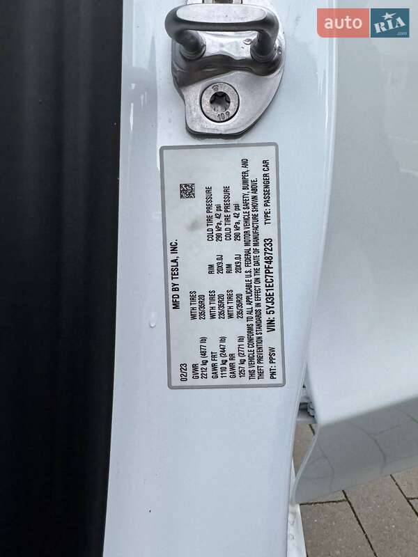 Седан Tesla Model 3 2023 в Одессе