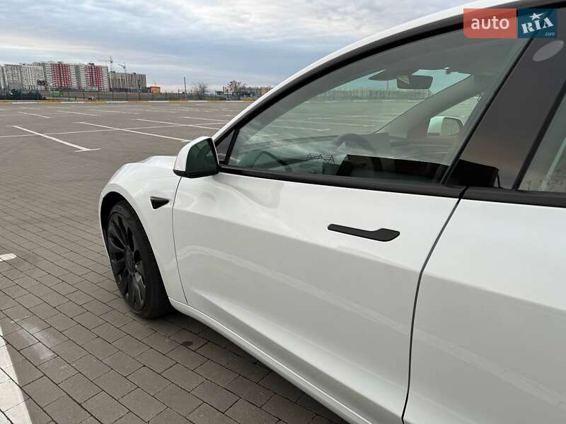 Седан Tesla Model 3 2023 в Одессе
