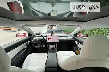Tesla Model 3 2020