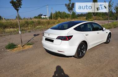 Седан Tesla Model 3 2021 в Черкассах