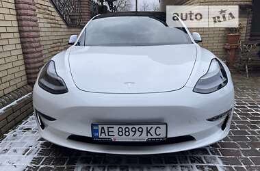 Седан Tesla Model 3 2021 в Кривом Роге