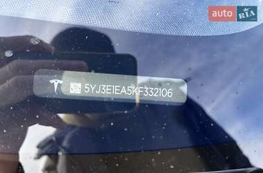 Седан Tesla Model 3 2019 в Львове
