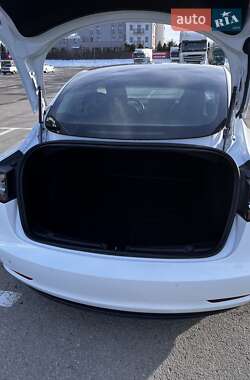 Седан Tesla Model 3 2019 в Львове