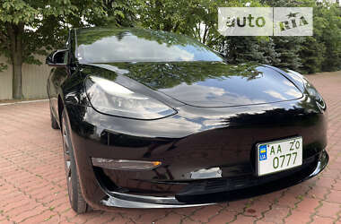 Седан Tesla Model 3 2022 в 