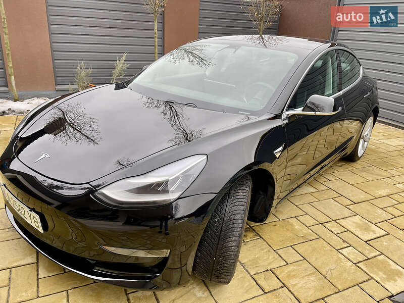 Седан Tesla Model 3 2019 в Киеве