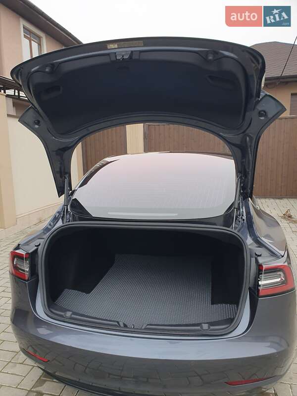 Седан Tesla Model 3 2018 в Одессе
