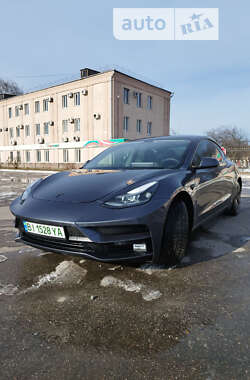 Седан Tesla Model 3 2022 в Полтаві