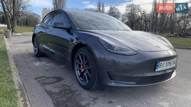 Седан Tesla Model 3 2022 в Кременчуге